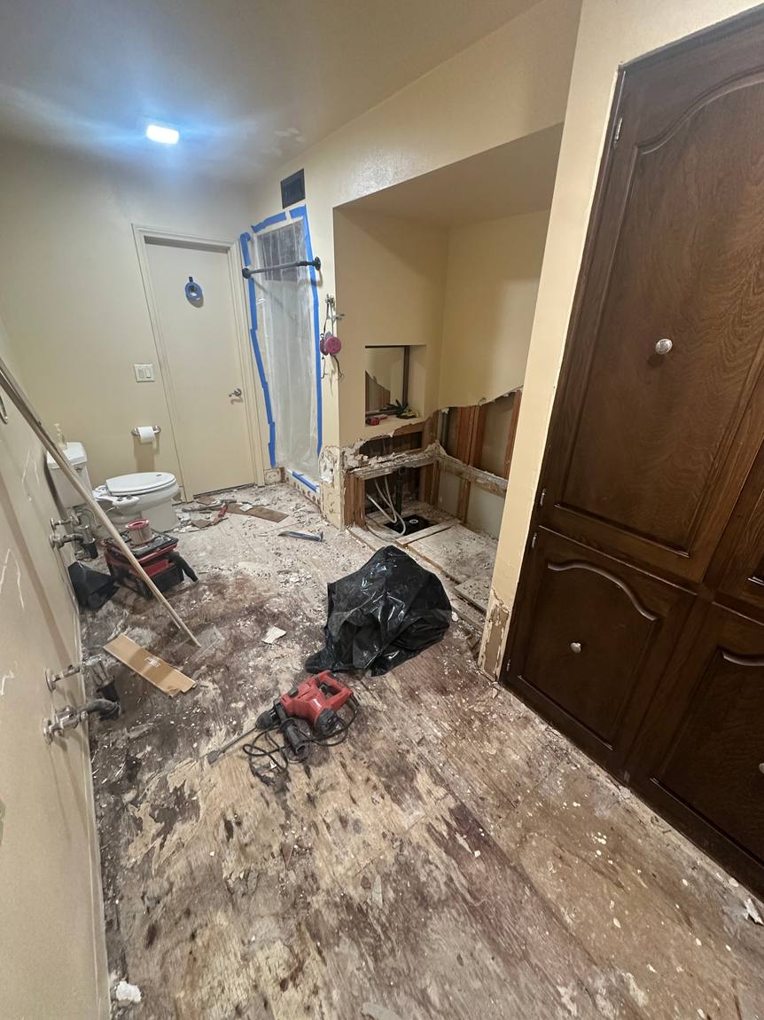 Full Guest Bath Remodel before remodel