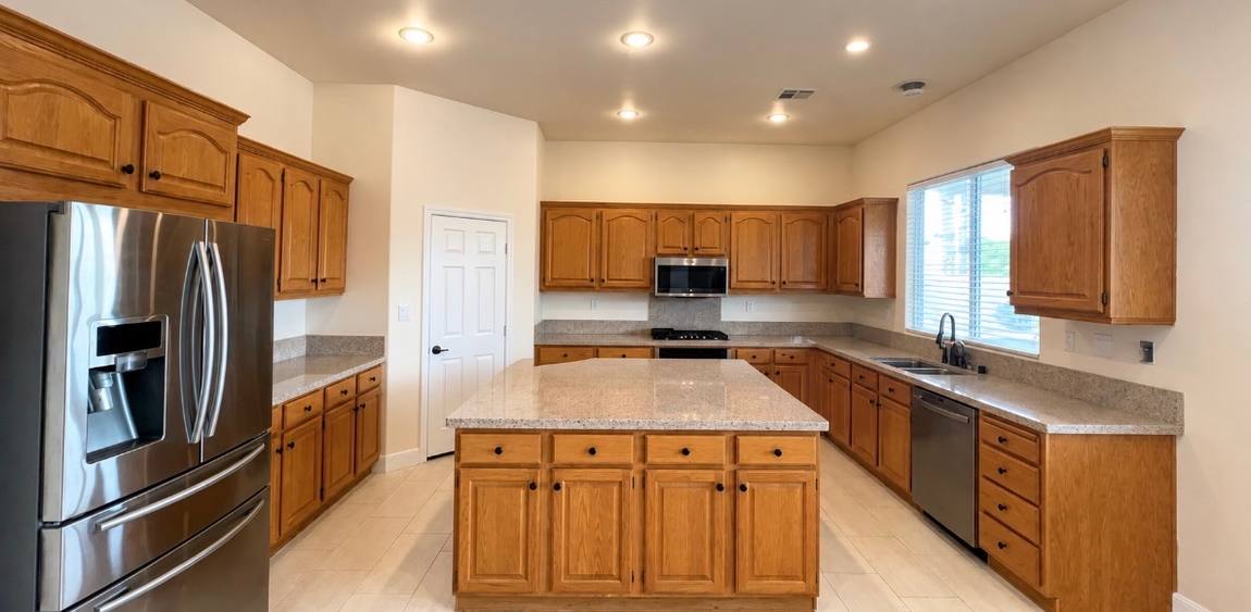 Cabinet Makeover before remodel