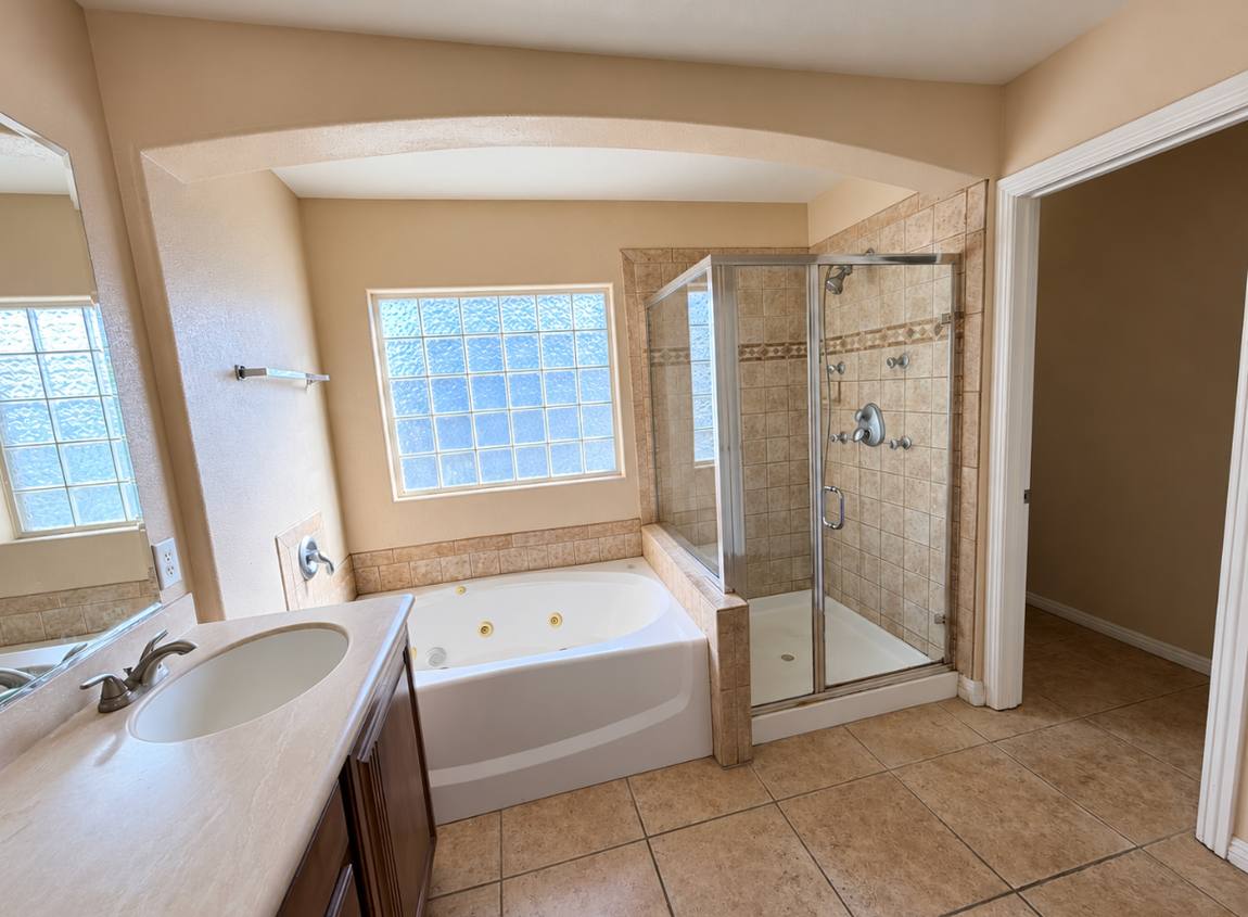 Arched Alcove Walk-In Shower before remodel