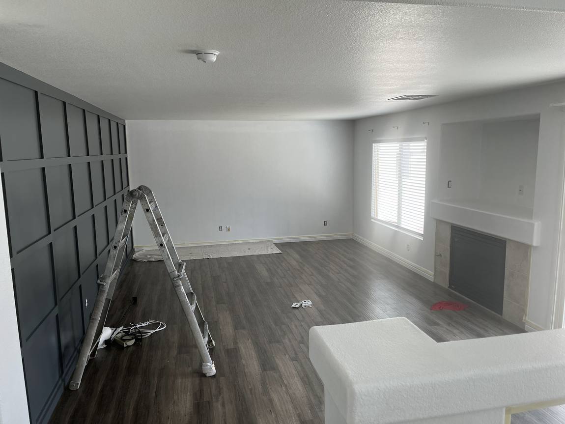 Living Room Plank Flooring before remodel